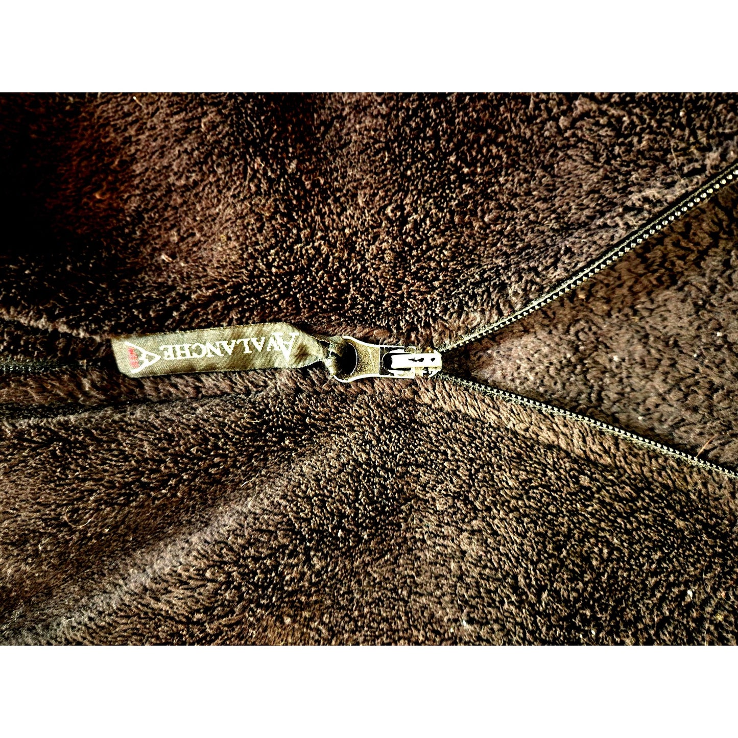 Avalanche Brown Fleece Jacket With Full-Zip Front Closure & Zippered Pockets For Outdoor Wear