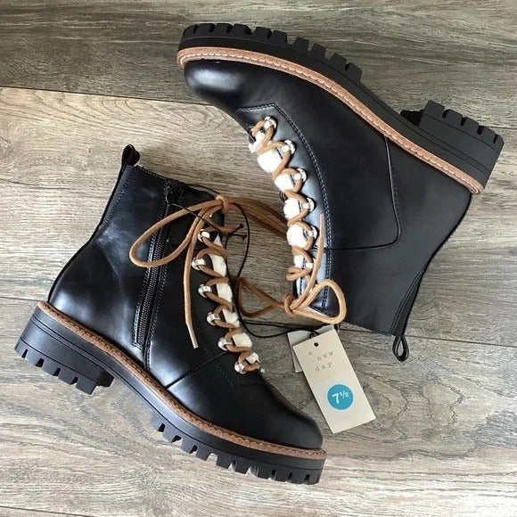 Black Leather Lace-Up Combat Boots With Faux Fur Lining & Side Zipper - Size 10