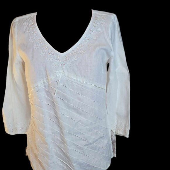 Vintage, Richard Malcolm, Irish Linen, size M, off white.