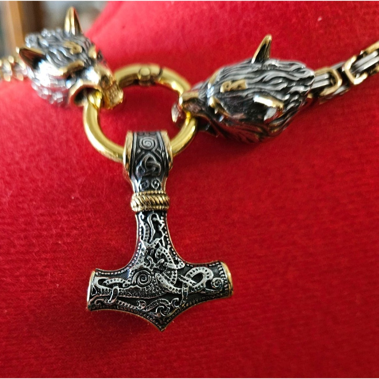 Viking Wolf Heads Necklace With Mjolnir Pendant Chain
