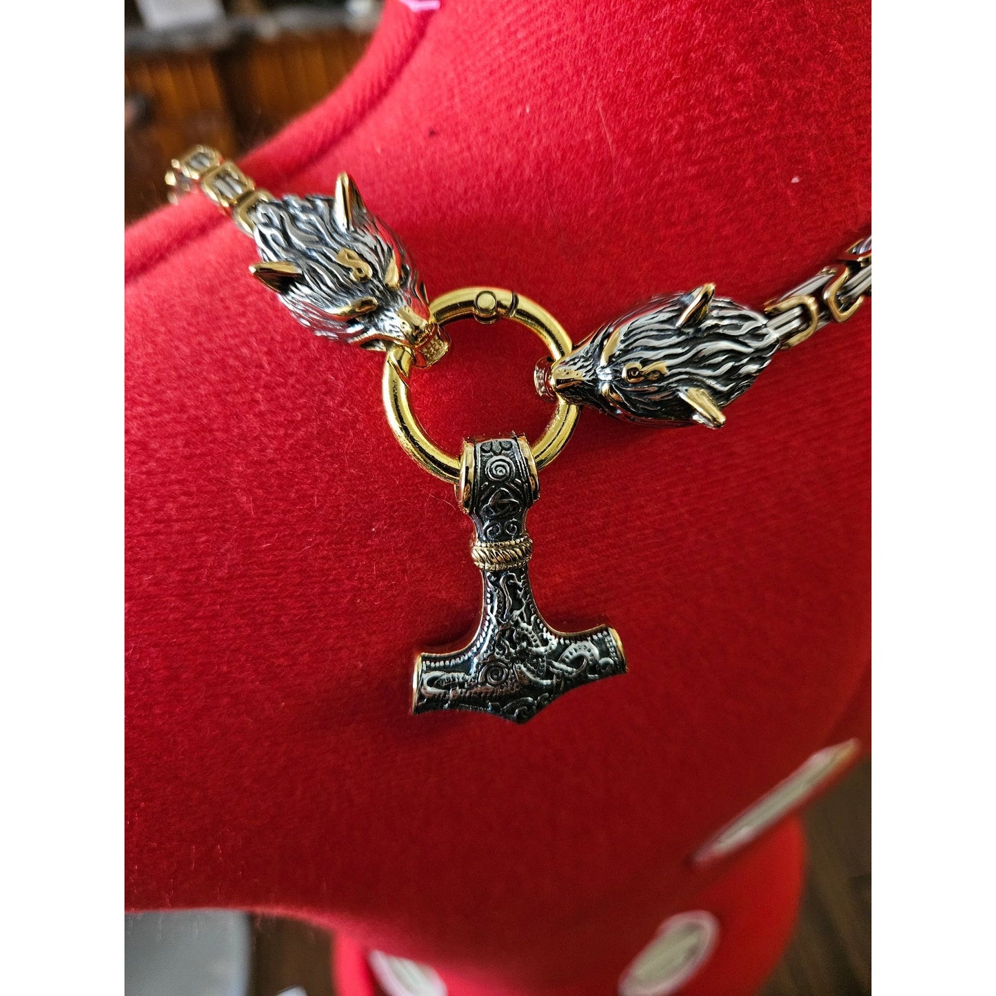 Viking Wolf Heads Necklace With Mjolnir Pendant Chain