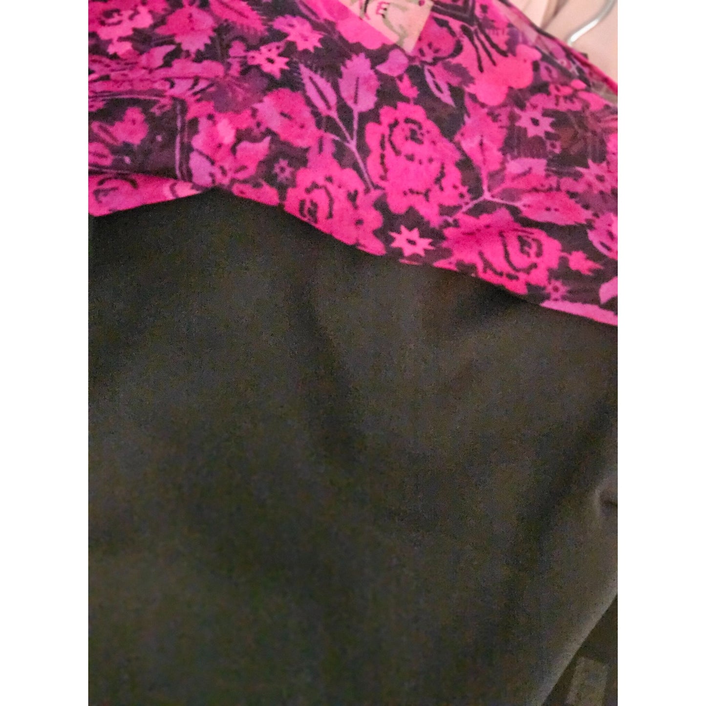 Vintage Sleeveless Floral Beaded shoulder Top Blouse With Cowl Neck In Pink & Black