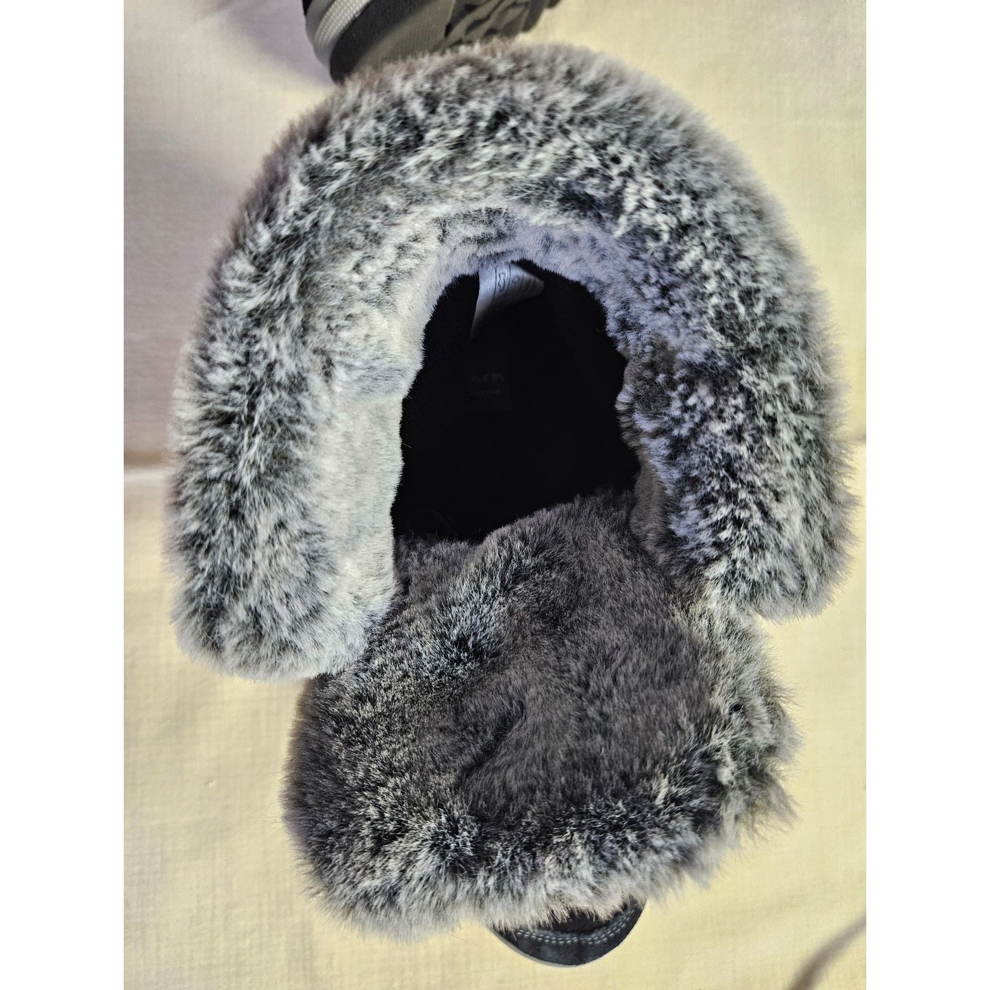 Storm By Cougar Womens Waterproof Suede Boots With Faux Fur Collar & Slip-Resistant Outsole Size 8